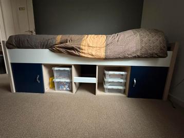Mooie kinderkamer van Vroomshop in blauw-wit beschikbaar voor biedingen