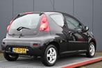 Peugeot 107 1.0-12V XS Urban Move automaat (bj 2008), Auto's, Peugeot, Stof, Gebruikt, Zwart, 4 stoelen
