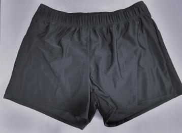 Nieuwe zwemshort maat 40 beschikbaar voor biedingen
