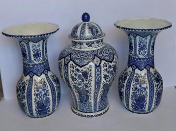 Delfts Blauw koppel vazen  beschikbaar voor biedingen