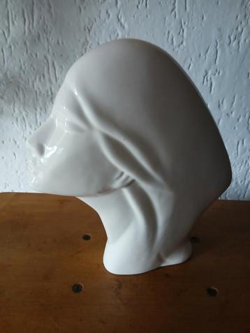 Art Deco Gestileerde Keramiek Plastiek Figuur  beschikbaar voor biedingen