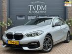 BMW 1-serie 120i High Executive|NAVI|1/2 LEDER|CAMERA|SFEERV, 1998 cc, 730 kg, 4 cilinders, Leder en Stof
