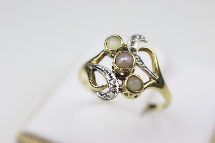 Antieke gouden 18k ring met 3 parels en rozen diamanten., Sieraden, Tassen en Uiterlijk, Ringen, Gebruikt, Dame, 17 tot 18, Goud