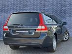Volvo V70 2.0 T4 Classic Edition | Bi-Xenon | Standkachel |, Auto's, Volvo, Gebruikt, Euro 6, 1969 cc, Leder en Stof