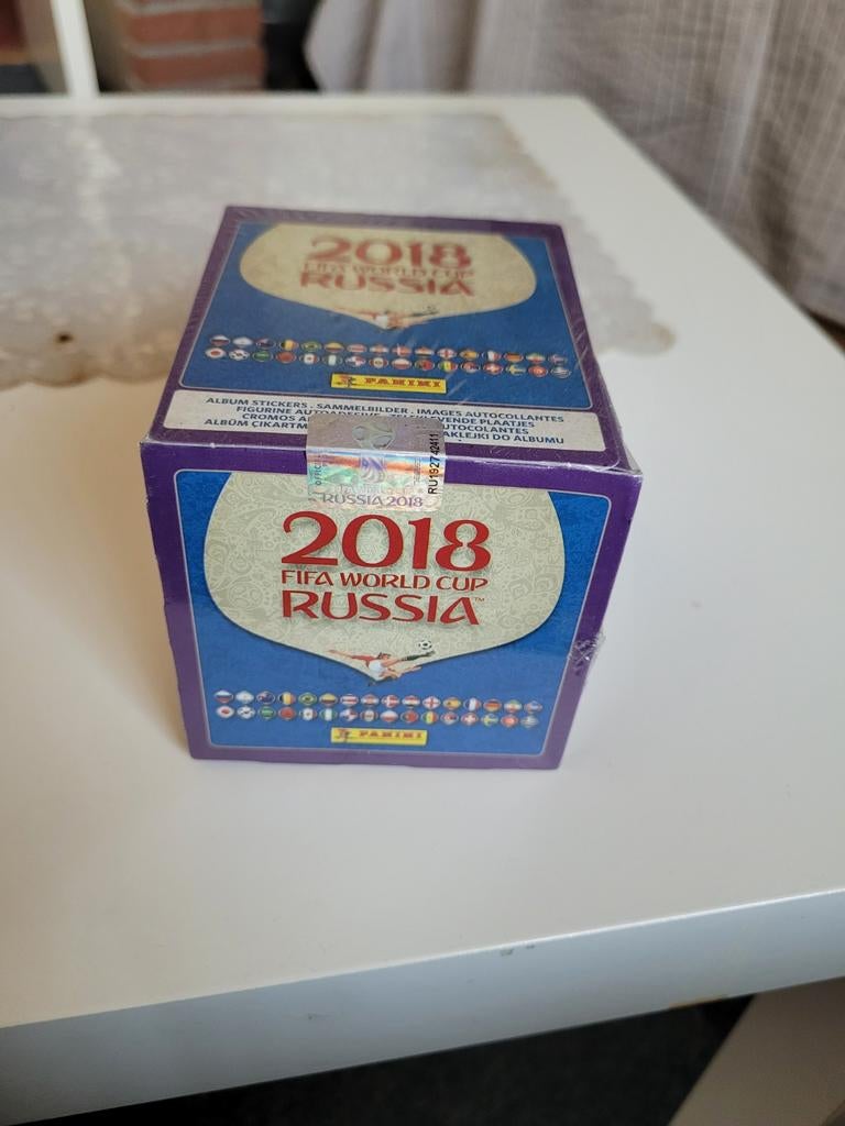 Panini box 2018, Ophalen of Verzenden, Nieuw, Buitenlandse clubs, Poster, Plaatje of Sticker