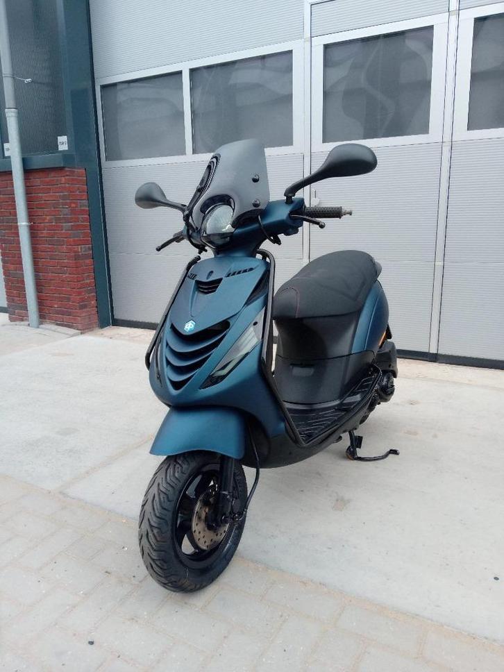 Piaggio Zip 4T Scooter Mat Blauw FULL OPTION 45km/u (BROM), Fietsen en Brommers, Fietsaccessoires | Overige Fietsaccessoires, Zo goed als nieuw