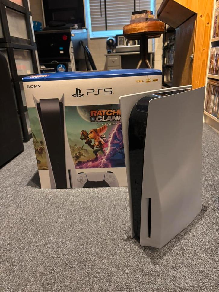 PS5 disc system - Ratchet & Clank Rift apart bundel, Spelcomputers en Games, Spelcomputers | Sony PlayStation 5, Zo goed als nieuw
