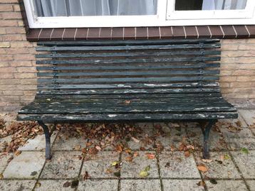 Tuinbank beschikbaar voor biedingen