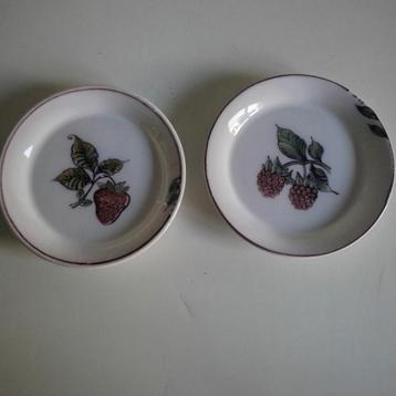 2 x petitfours  " MAKKUM" beschikbaar voor biedingen