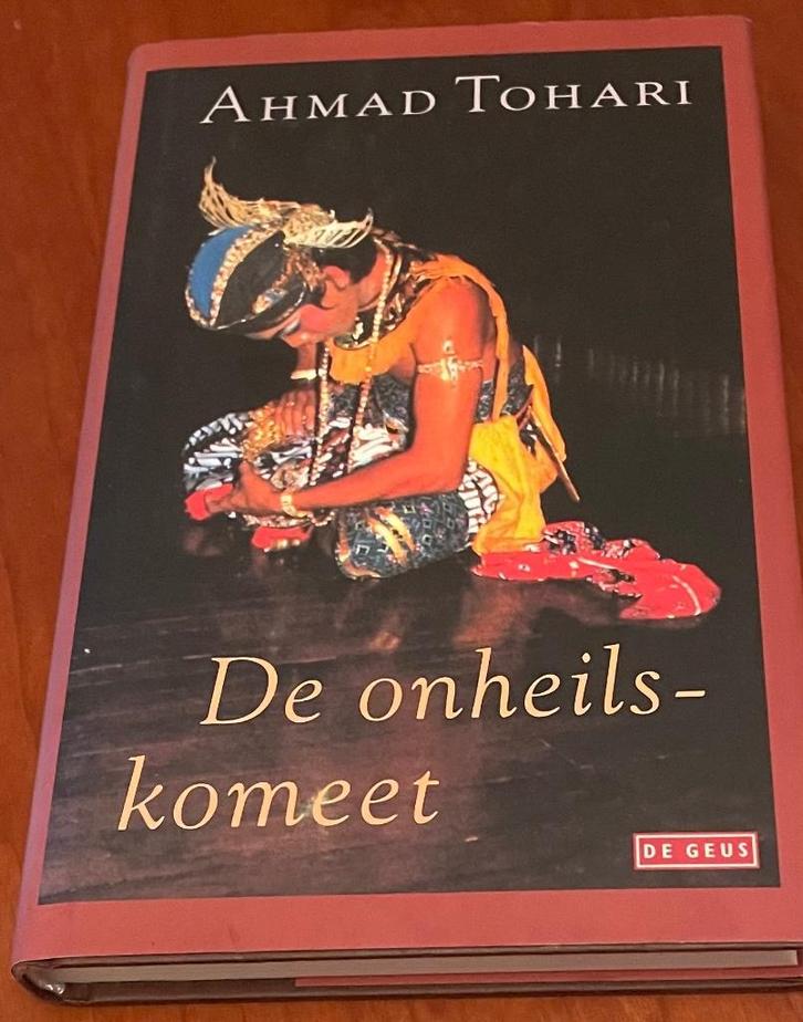 De onheilskomeet van Ahmad Tohari, Boeken, Romans, Zo goed als nieuw, Ophalen of Verzenden