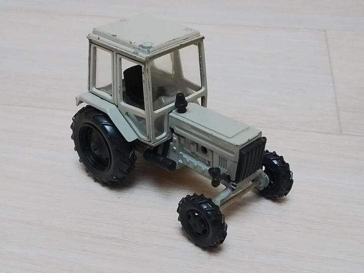 MTz 82 Belarus traktor Traktoroexport made in ussr, Hobby en Vrije tijd, Modelauto's | 1:43, Zo goed als nieuw, Tractor of Landbouw