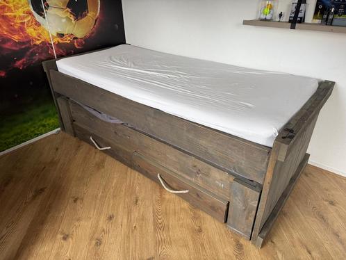 Steigerhouten bed met uitschuifbed en 2 uitschuiflades, Kinderen en Baby's, Kinderkamer | Bedden, Zo goed als nieuw, 180 cm of meer