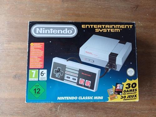 Nes mini, Spelcomputers en Games, Spelcomputers | Nintendo NES, Zo goed als nieuw, Met 2 controllers, Ophalen of Verzenden