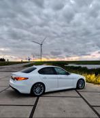 Alfa Romeo Giulia 2.2 JTD 240pk Squadra Aut 2016 APK 07-2026, Auto's, 745 kg, Achterwielaandrijving, 4 cilinders, Wit