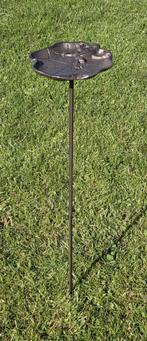 Tuinprikker /voederschaal met kikker /gietijzer/ drinkschaal, Huis en tuin decoratie Marie, Nieuw, Info@huisentuindecoratiemarie.nl