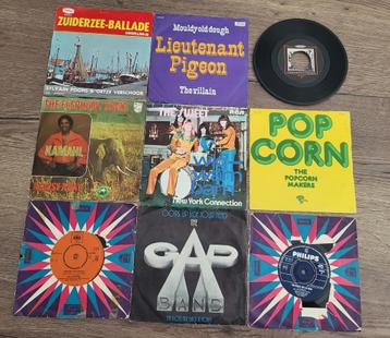 lot van vinyl singles jaren 70/80 beschikbaar voor biedingen