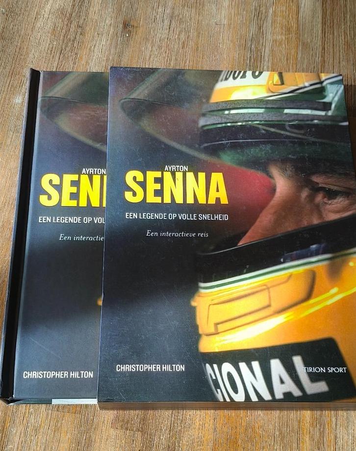 Ayrton Senna Een legende op volle snelheid, Verzamelen, Automerken, Motoren en Formule 1, Nieuw, Formule 1, Ophalen of Verzenden