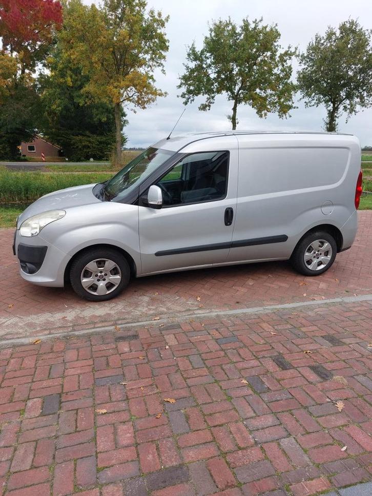 Fiat Doblo 1.3 multijet 90 PK, Auto's, Bestelauto's, Particulier, Apple Carplay, Bluetooth, Cruise Control, Metallic lak, Navigatiesysteem