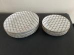 borden servies set 15 delig wit ruit motief, Ophalen, Zo goed als nieuw, Bord(en), Overige stijlen