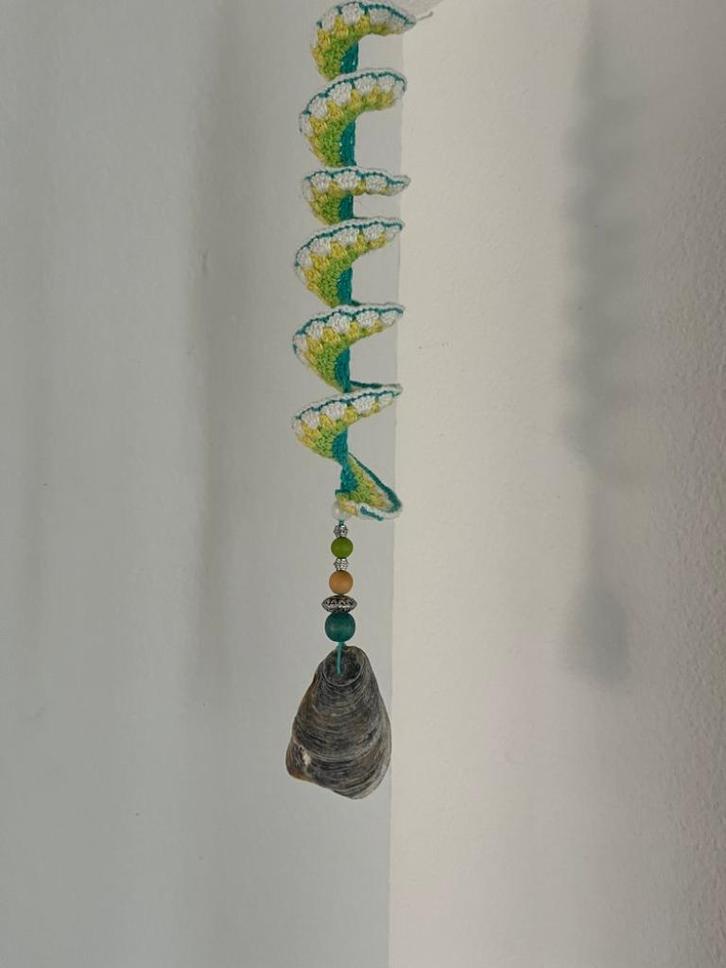 Windspinner schelp wit geel groen turquoise, Tuin en Terras, Tuinwanddecoratie, Nieuw, Ophalen of Verzenden