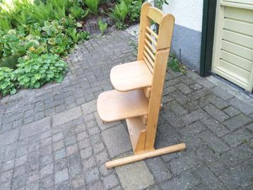 Peuterstoel beschikbaar voor biedingen
