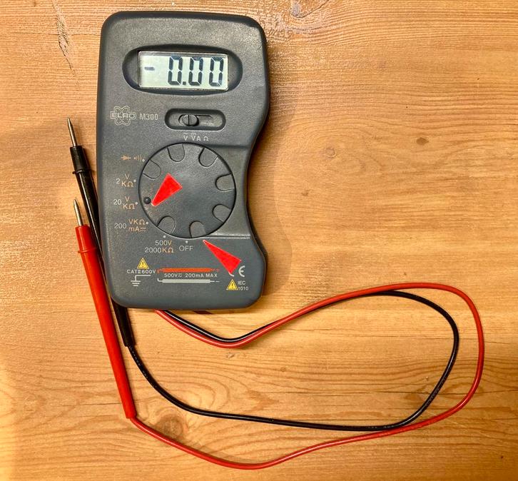Elro M300 Multimeter inclusief Goede 12Volt Batterij, Doe-het-zelf en Verbouw, Meetapparatuur, Zo goed als nieuw, Multimeter, Ophalen of Verzenden