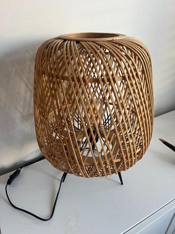 Rotan lamp Woood staand 49cm hoog beschikbaar voor biedingen