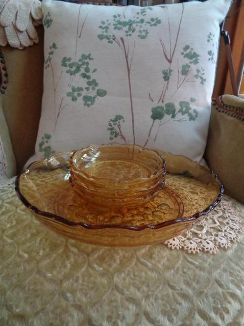 Amber Kleurige Glazen Gebakstel Fruitmotief ** Mimosa **, Antiek en Kunst, Antiek | Glas en Kristal, Ophalen of Verzenden