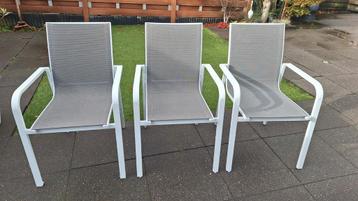 Lichtgewicht Tuinstoelen - Set van 3 - stapelbaar  beschikbaar voor biedingen
