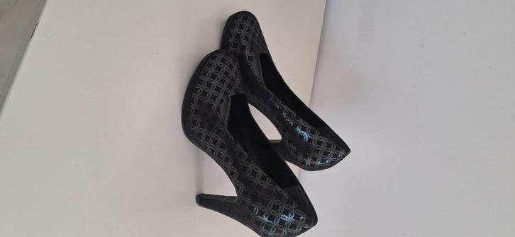 Marco Tozzi pumps maat 38 zwart met zilver patroon, Kleding | Dames, Schoenen, Gedragen, Pumps, Zwart, Ophalen