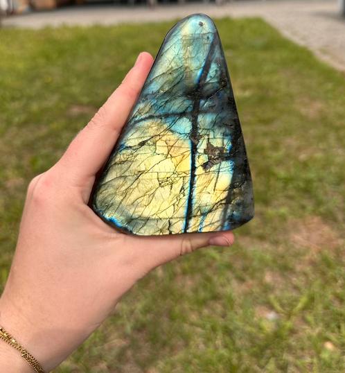 Prachtige labradoriet!, Verzamelen, Mineralen en Fossielen, Mineraal, Ophalen of Verzenden