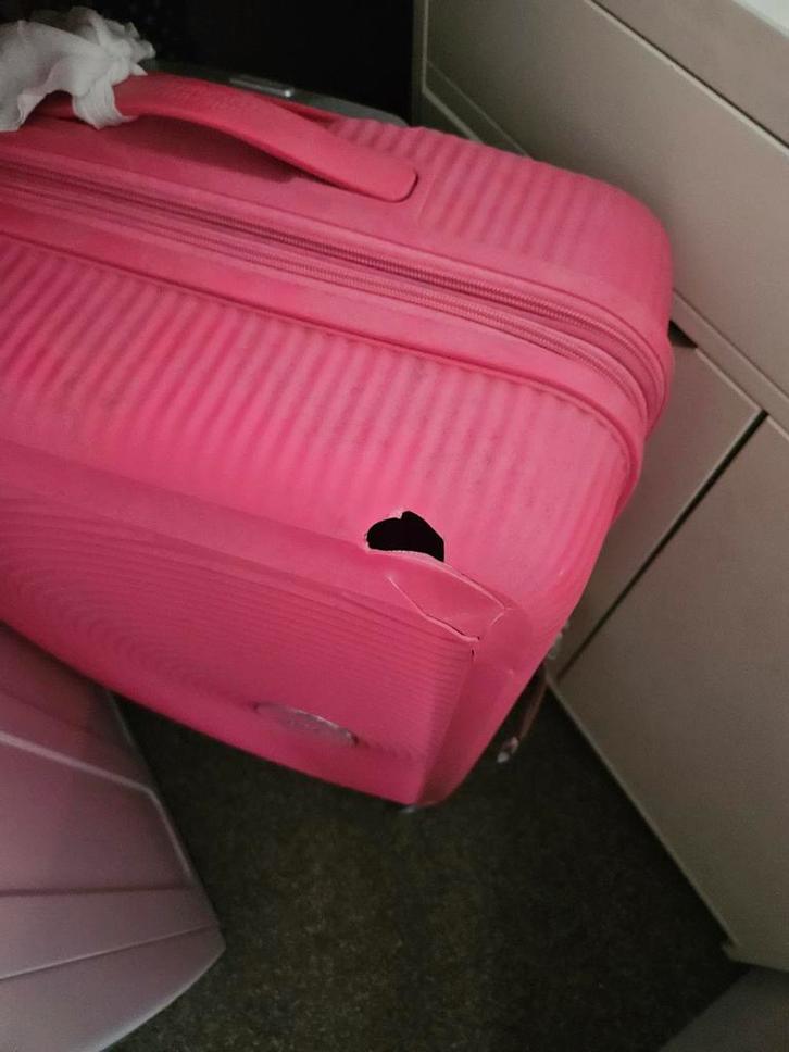 Roze American Tourister Koffer - Beschadigd, Sieraden, Tassen en Uiterlijk, Koffers, Gebruikt, Hard kunststof, 60 tot 70 cm, 45 tot 55 cm