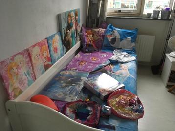 In één klap je babykamer naar leuke frozen kamer omtoveren beschikbaar voor biedingen