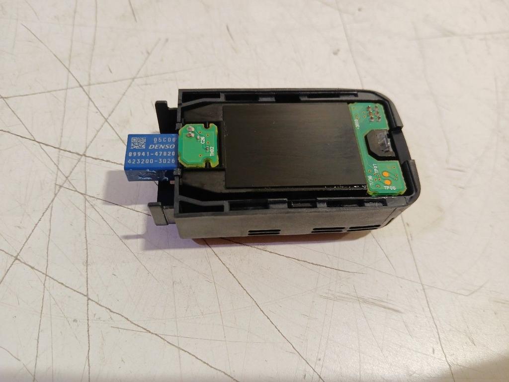 Regensensor Toyota Prius, Onderdelen@venauto.nl, Van der Ven Autorecycling B.V., Gebruikt, Ettenseweg 76, 4706 PB Roosendaal, The Netherlands
