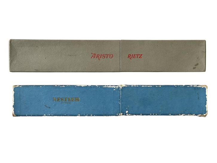 Twee vintage rekenlinialen Aristo Nestler, Antiek en Kunst, Antiek | Gereedschap en Instrumenten, Ophalen of Verzenden