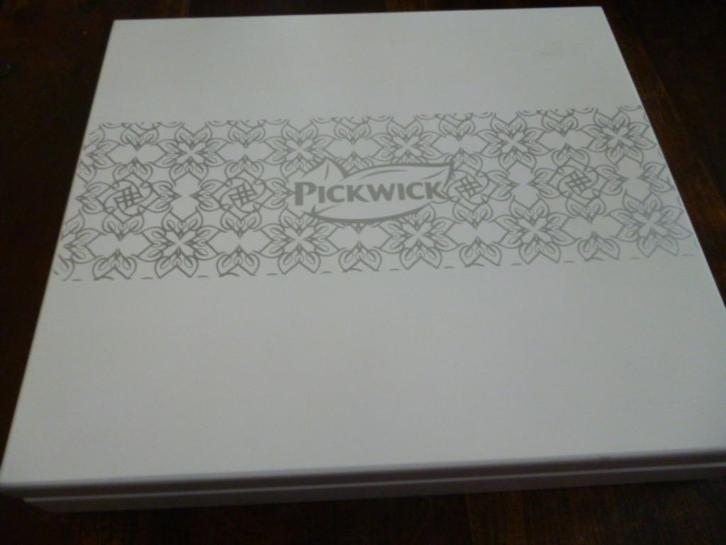 Prachtige witte theedoos Pickwick 32,5 x 32,5 x 6,5 cm Nieuw, Huis en Inrichting, Keuken | Keukenbenodigdheden, Nieuw, Ophalen of Verzenden