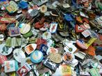 Grote partijen speldjes gezocht !, Verzamelen, Speldjes, Pins en Buttons, Ophalen of Verzenden, Gebruikt, Overige onderwerpen