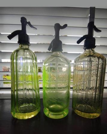 3 stuks Franse siphon spuitwaterfles annagroen uraniumglas  beschikbaar voor biedingen