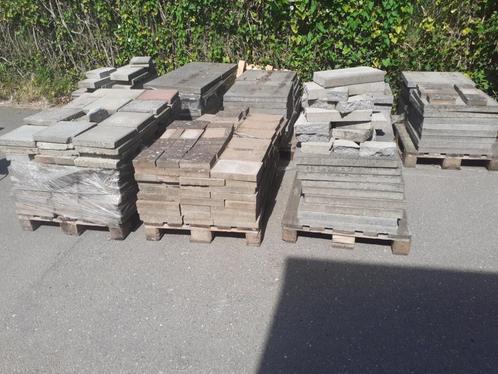 Partij allerlei verschillende tegels en bandjes te koop, Tuin en Terras, Tegels en Klinkers, Gebruikt, Terrastegels, Beton, 10 m² of meer