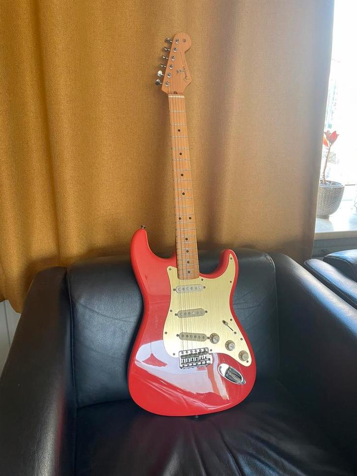 Classic Fender stratocaster reissue ‘50    €725. Fiesta Red, Muziek en Instrumenten, Snaarinstrumenten | Gitaren | Elektrisch
