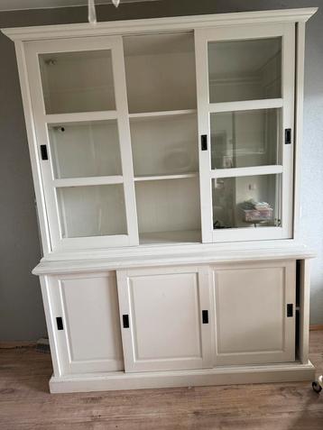 Witte landelijke kast - 220x170x37cm beschikbaar voor biedingen