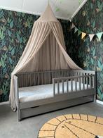 Petit Amelie Peuterbed Plume 140x70 grijs, 70 tot 85 cm, 140 tot 160 cm, Zo goed als nieuw, Ophalen
