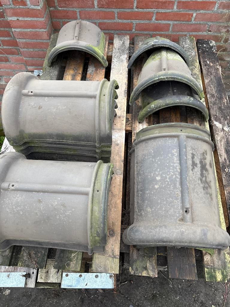 Gebruikte Nokvorsten en Nokpannen voor een rieten dak, Doe-het-zelf en Verbouw, Dakpannen en Dakbedekking, Ophalen, Gebruikt, Steen of Klei