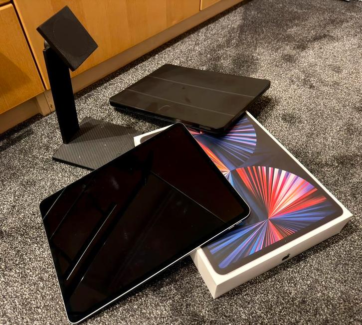 Apple iPad Pro 5e gen 12,9” 256GB Space Gray zeer compleet!, Computers en Software, Apple iPads, Zo goed als nieuw, Apple iPad Pro