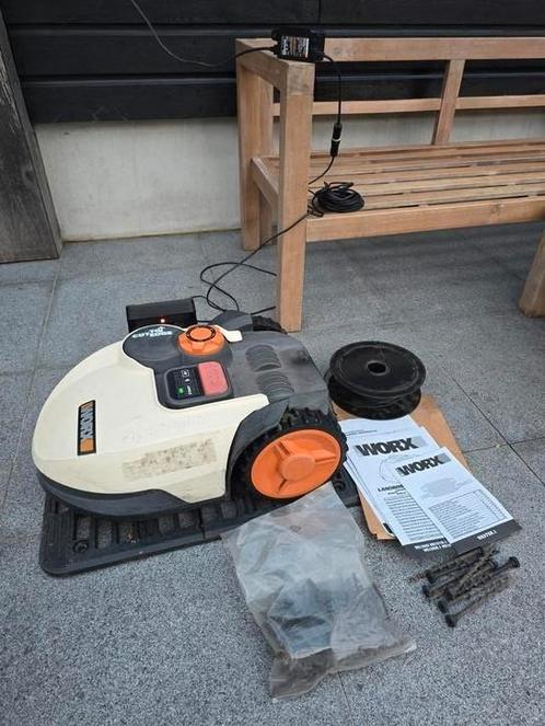 Worx 500m2 robot met app, Tuin en Terras, Grasmaaiers, Gebruikt, Minder dan 30 cm, Cirkelmaaier, Ophalen of Verzenden
