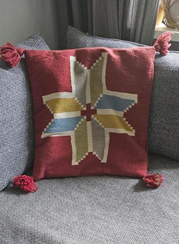 Handgeweven kussens- 2x - Ikea -50 x 50 cm-verzend ook beschikbaar voor biedingen