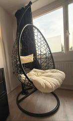 Zwarte Hangstoel (hang-ei) met Standaard - Xenos, Huis en Inrichting, Stoelen, Ophalen, Zwart, Modern, boho, overig, Zo goed als nieuw