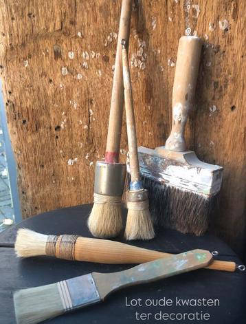 Lot brocante schilderskwasten beschikbaar voor biedingen