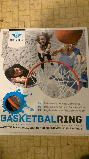 Nieuwe basketbalring voor aan de muur beschikbaar voor biedingen