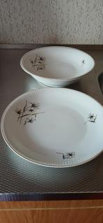 Servies ( borden diep en plat) en soepkommen, Antiek en Kunst, Ophalen of Verzenden